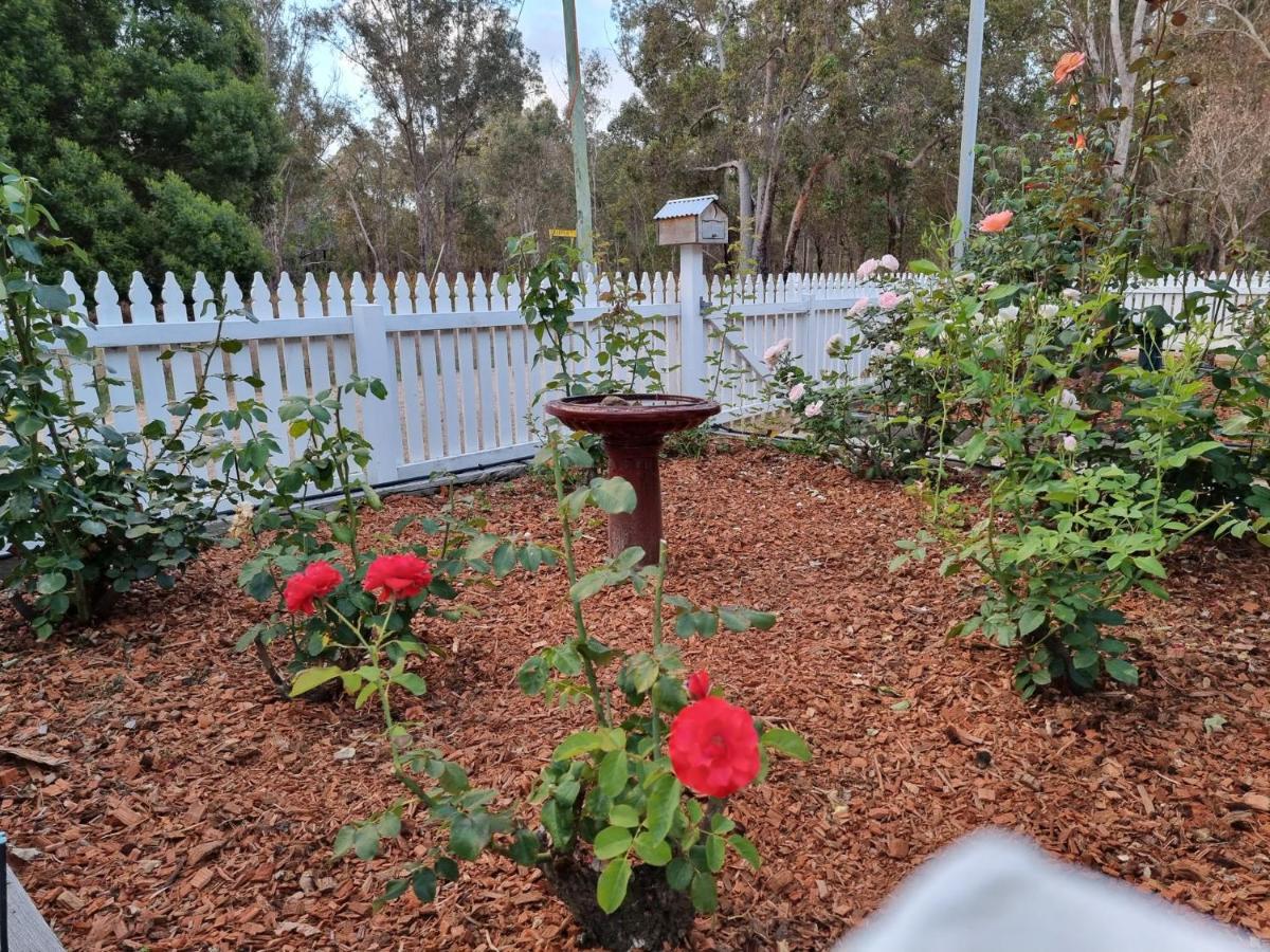 Rose Country house